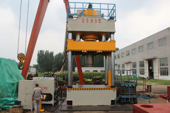 เครื่องอัดไฮดรอลิกแรงดัน 36000KN พร้อมโต๊ะขนาด 5000x5000 สำหรับการอัดจานถัง
